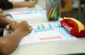  Para especialistas, alfabetização na idade correta é marco para o país 